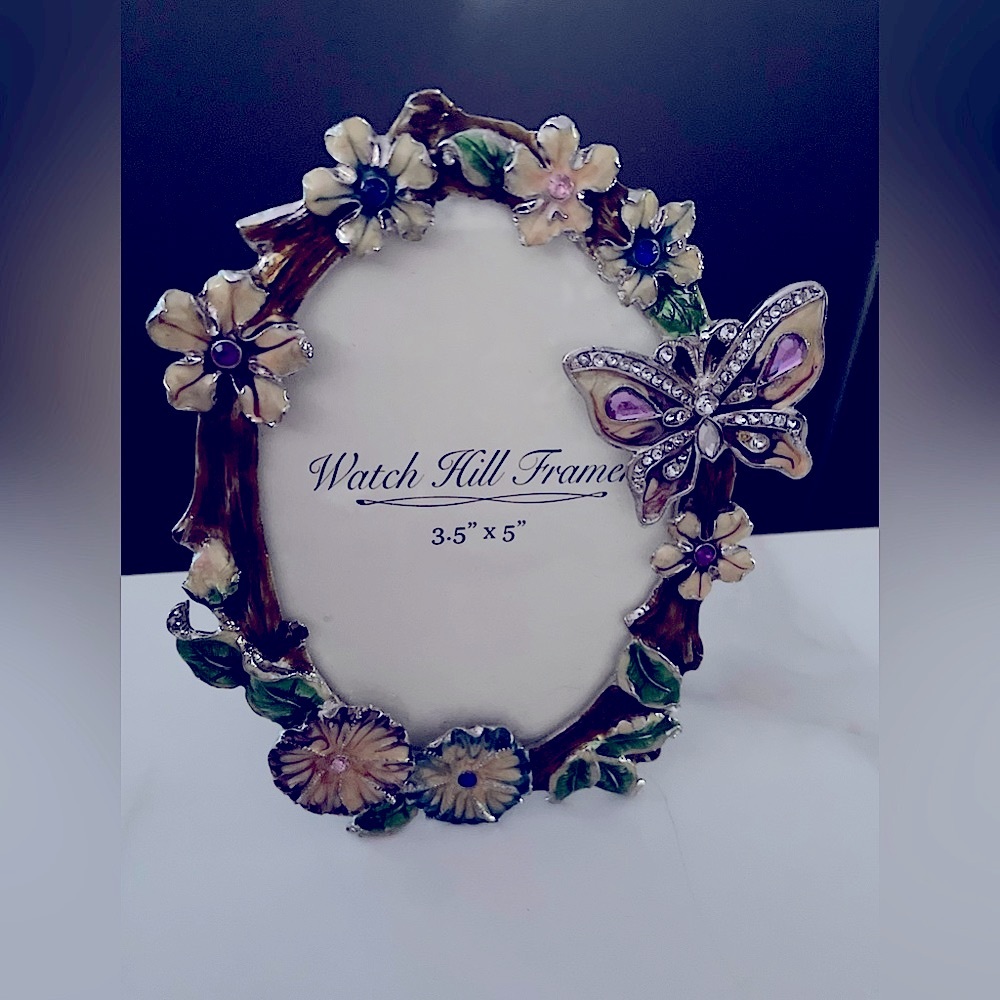 Host Pick ! NWOT Watch Hill Floral photo frame 3.5”x5” with rinestones